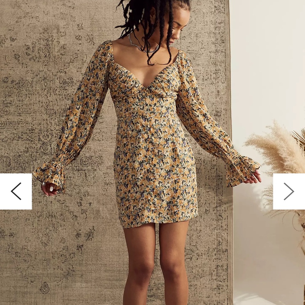 Urban Outfitters Kiss the Skies dress 👗